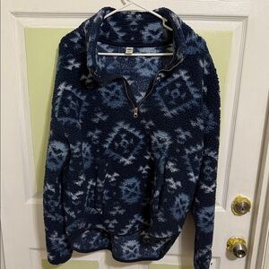 (0000) Old Navy Woman’s Blue and White Fleece Pullover, Size: Large